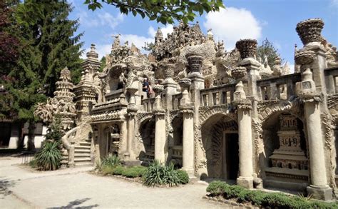 Le Pavillon du Nuage Doré, un joyau architectural perché dans les montagnes !