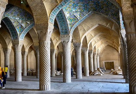   Le Mausolée de Vakil, un joyau architectural à Shiraz!