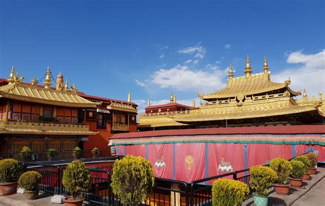 Le Temple de Guanyin: Un joyau architectural niché dans les montagnes verdoyantes !